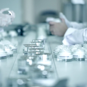 Phòng Sạch Nhà Máy Mỹ Phẩm Là Gì? Những Điều Cần Biết